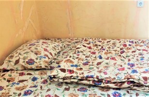 Caja de seguridad en la habitación y escritorio