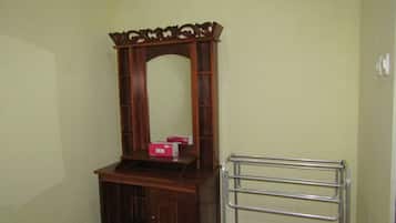 Superior Room | Desk