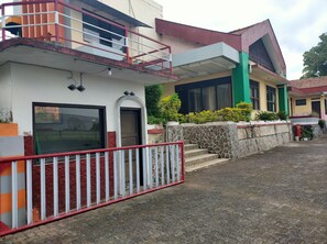 Front of property - Hotel Wina Wisata (Bandungan)