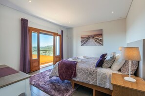 3 bedrooms, iron/ironing board, travel crib, free WiFi