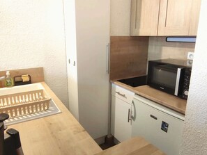 Fridge, microwave, coffee/tea maker