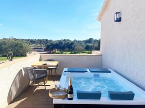 Junior-studiosviitti, 1 makuuhuone, poreamme | Terassi/patio