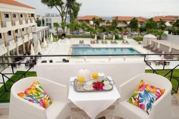 Balcony - Hanioti Melathron (Kassandra)