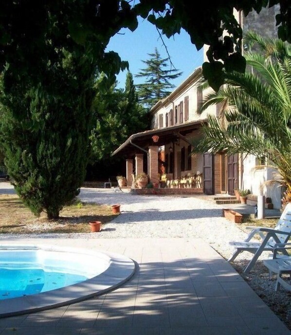 Outdoor spa tub - First floor flat for six people (Morro d'Alba)