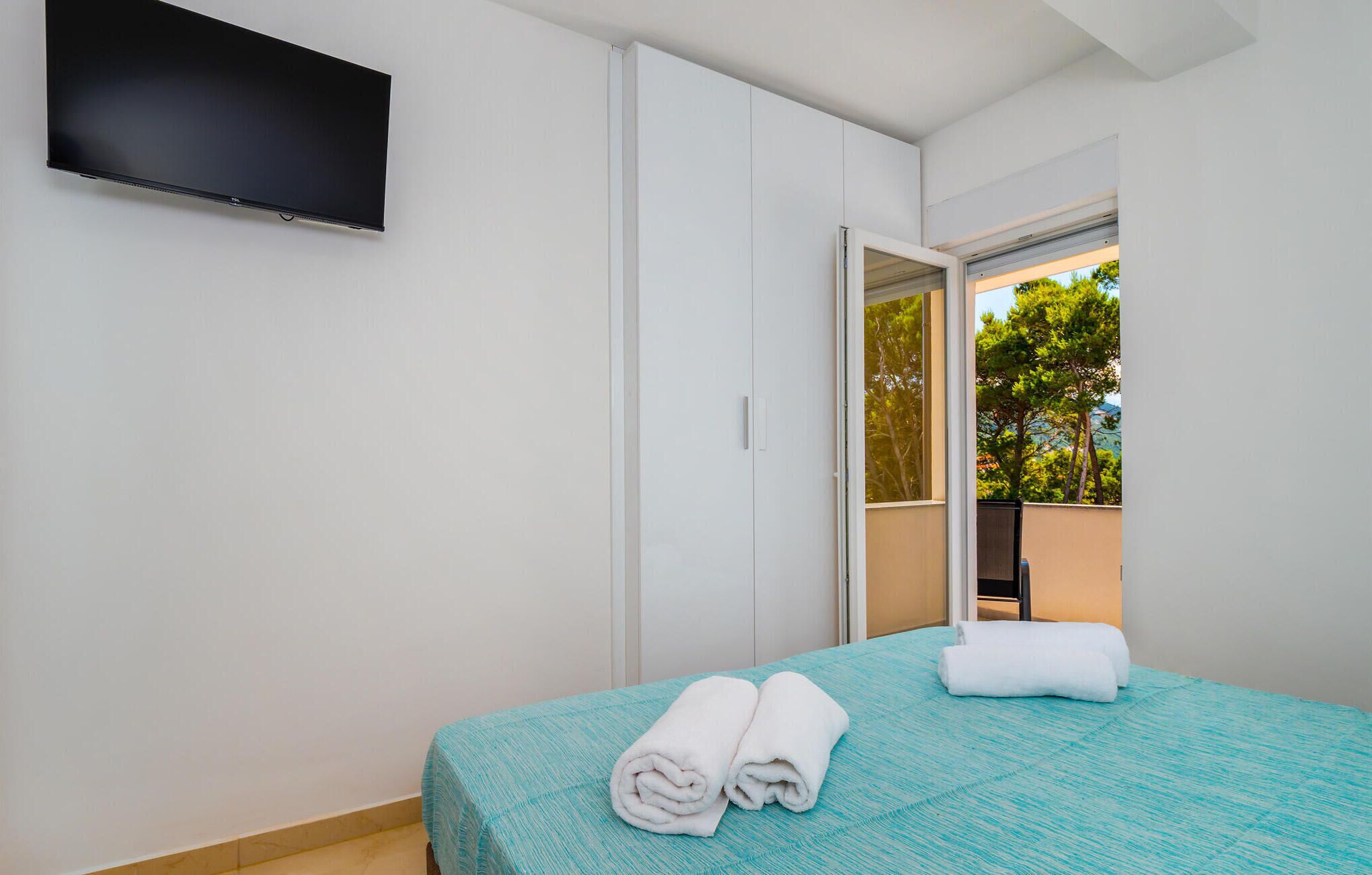 2 عدّة غرف نوم وواي فاي مجانًا وملاءات أسرّة