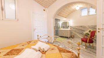 2 camere, ferro/asse da stiro, Wi-Fi gratuito, lenzuola