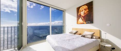 2 bedrooms, individually decorated, laptop workspace, iron/ironing board