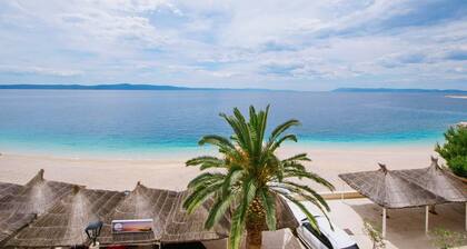 Apartments Violeta, (16525), Podgora, hr