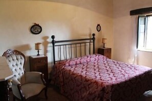 2 عدّة غرف نوم ومكواة/لوح كي وواي فاي