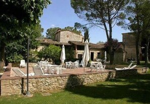 تناول الطعام بالخارج