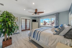 House, Multiple Beds (Paradise Found Luxurious waterfront p) | 3 bedrooms - Paradise Found Luxurious Waterfront Pool Home, Complete Remodel! (St. Pete Beach)