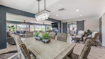 Ferienhaus, Mehrere Betten (Paradise Found Luxurious waterfront p) | Speisen