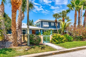 House, Multiple Beds (Paradise Found Luxurious waterfront p) | Exterior