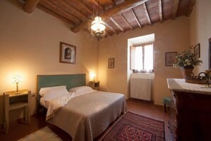 2 bedrooms, iron/ironing board