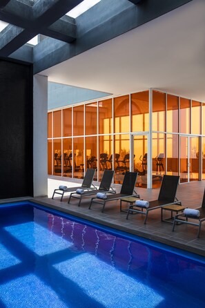 Piscina coperta, piscina all'aperto