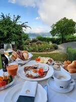 Desayuno buffet incluido todos los días 