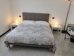 4 habitaciones, escritorio, wifi gratis y ropa de cama 