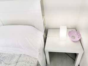 4 bedrooms, desk, free WiFi, bed sheets