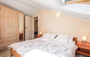 2 Schlafzimmer, Reisekinderbett, kostenloses WLAN, Bettwäsche