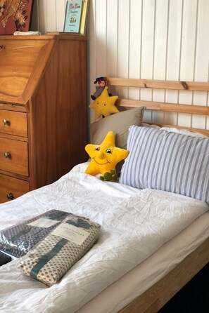 5 Schlafzimmer, Bügeleisen/Bügelbrett, kostenloses WLAN, Bettwäsche