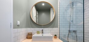 Appartement Deluxe | Salle de bain | Douche