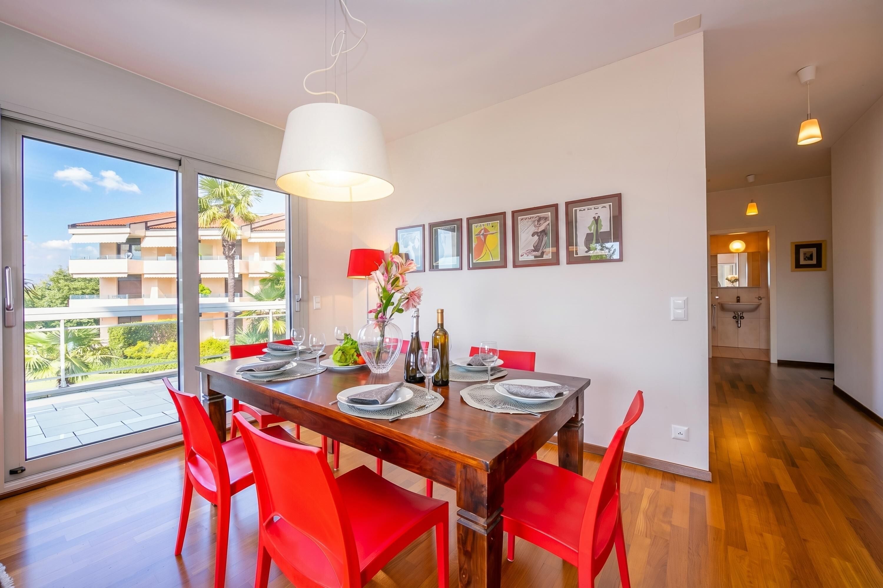Family Apartment, Multiple Bedrooms, 2 Bathrooms (La Maison du Bonheur) | Dining
