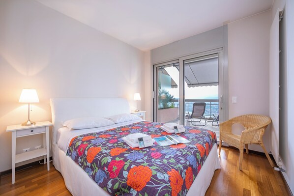 Family Apartment, Multiple Bedrooms, 2 Bathrooms (La Maison du Bonheur) | 3 bedrooms, iron/ironing board, WiFi, bed sheets - La Maison du Bonheur (Lugano)
