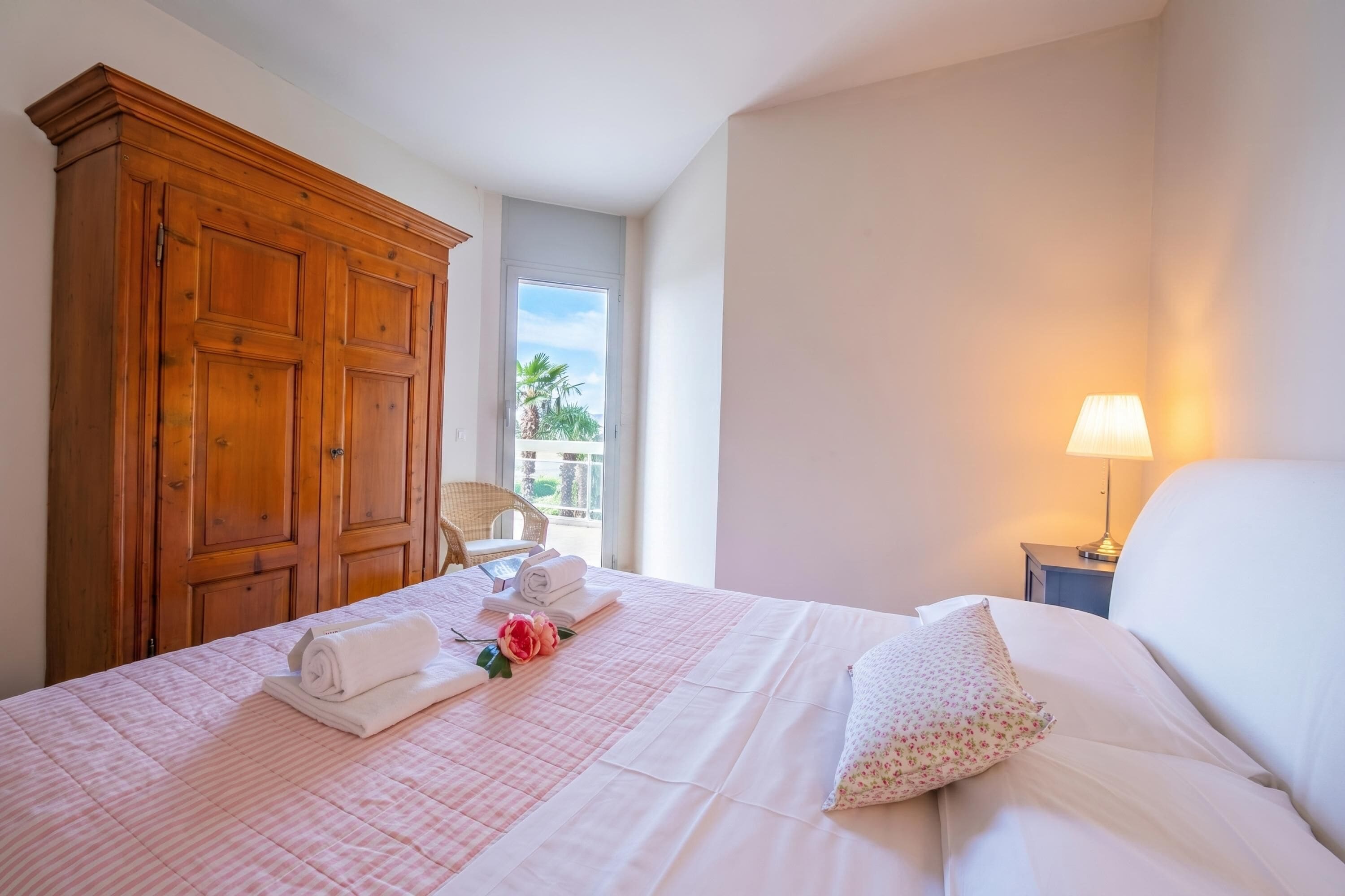 Family Apartment, Multiple Bedrooms, 2 Bathrooms (La Maison du Bonheur) | 3 bedrooms, iron/ironing board, WiFi, bed sheets