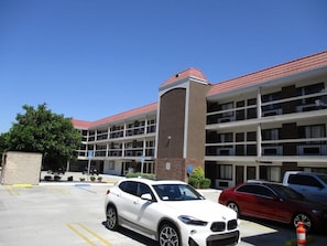 Exterior - Surestay Hotel by Best Western Buena Park Anaheim (Buena Park)