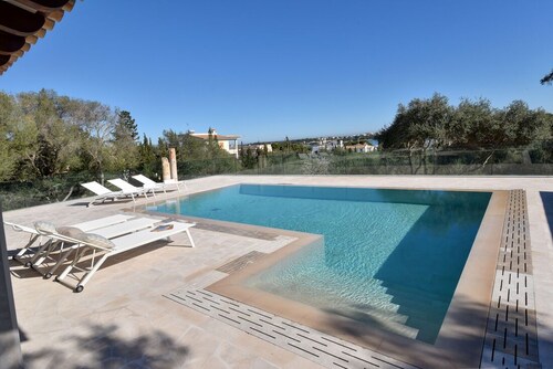 Sehr Geräumige Villa auf Mallorca in Zeitgenössischem Stil, Priv. Pool