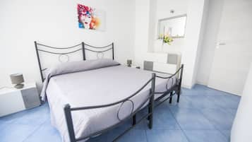 2 Schlafzimmer, Reisekinderbett, kostenloses WLAN, Bettwäsche