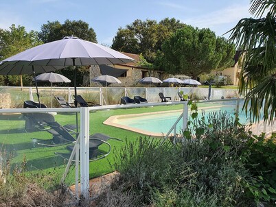 5/7 person house with heated pool between Sarlat and Cahors