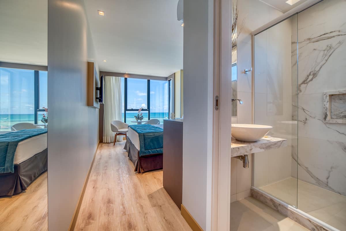 premium frente mar | 1 bedroom, minibar, in-room safe, individually decorated