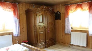 3 Schlafzimmer, Bügeleisen/Bügelbrett, WLAN