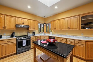 Fridge, microwave, oven, stovetop - 2 King Suites! Spacious Cabin Overlooking the Black Hills above Lead, SD! (Lead)