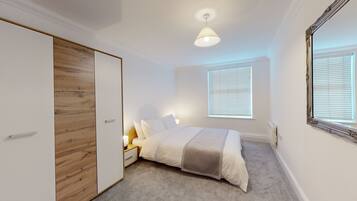 2 bedrooms, laptop workspace, iron/ironing board, free WiFi