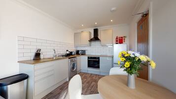 Oven, stovetop, cookware/dishes/utensils