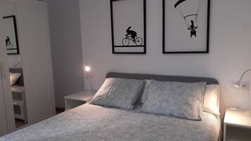 1 chambre, fer et planche Ă  repasser, Wi-Fi gratuit, draps fournis