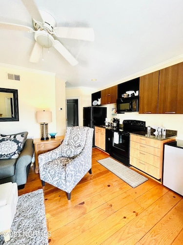 Prime downtown location, luxury condo getaway