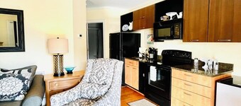 Prime downtown location, luxury condo getaway 