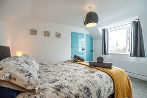 Iron/ironing board, free WiFi, bed sheets