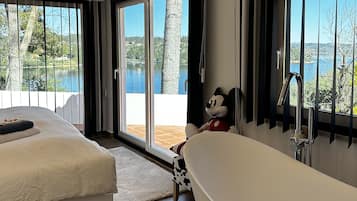 5 bedrooms, WiFi, wheelchair access