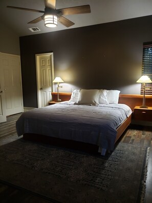 3 bedrooms, desk, free WiFi, bed sheets