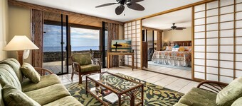 KKSR#5103 DIRECT OCEANFRONT,  GROUND FLOOR, REMODELED, AIR CONDITIONING!