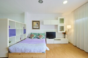 1 bedroom, travel crib, WiFi, bed sheets