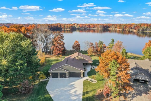 Brand New 2021 4 BR + den Lake House minutes to world class golf.  