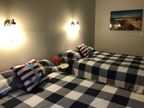 3 bedrooms, WiFi, bed sheets - Seaside Village Condo #1- 300 ft to Sandy Beaches! (Old Orchard Beach)