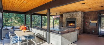 6,200sqft Dream Mountain Home + Fall Savings 3+ Nights
