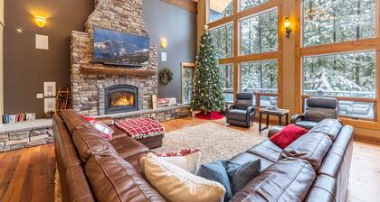 6,200sqft 7BD Dream Mountain Cabin for Family Time | 1PM Check In/Out