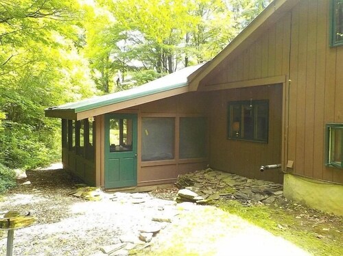 Cozy Woodland 4 Bedroom